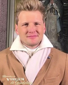 El guapo Alexander Acha está muy agradecido con nuestra amada madre. ❤️🙌🏻✨ #MañanitasAzteca | Azteca UNO