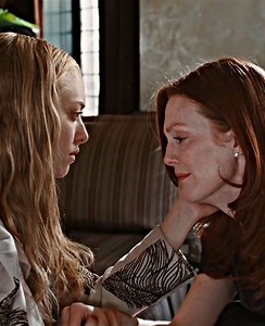 eye contact wnet hard in this movie #chloe2009 #juliannemoore #amandaseyfried #catherinestewart #chloesweeney