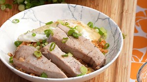 Whip up a local style loco moco of fried ahi over fried rice with Cooking Hawaiian Style, tonight at 7:00 PM. #spectrumoc16 #cookinghawaiianstyle | Spectrum OC16 TV