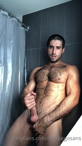 Diego cums in the shower