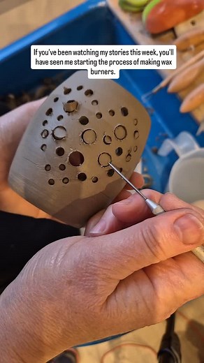 If you've been watching my stories this week, you'll have seen me post about making some wax burners to go to @theshopwitney . Stage 1 was throwing the bodies and lids, stage 2 was trimming them, which I did today (apologies as I forgot to video that bit!), and stage 3 was carving them up. I cut a hole in the back to allow access for the candle, I then punched a pattern in the front to allow the candlelight to shine through, with the added bonus of good air circulation. The cathartic bit is gett