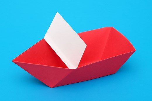 Como hacer un barco bote patrullero de papel que si flota 😅 Aprende paso a paso cómo hacer un barco de papel que realmente flota. Un tutorial fácil, rápido y perfecto para crear una lancha resistente, funcional y divertida. Descubre cómo doblar el papel correctamente para que tu barco flote de verdad y disfruta de esta manualidad sencilla y sorprendente. | Origami Para Principiantes