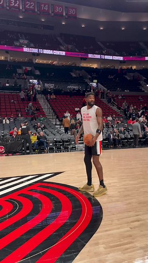 Ayton made the granny shot from WHERE!? 😤 | NBA