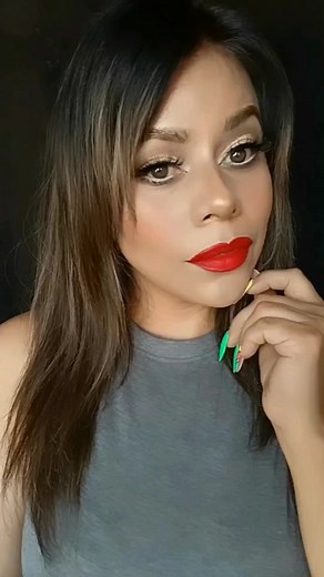 CC Cream Farmasi Me encanta esta crema para el diario y te deja la piel muy bonita y lo mejor que tiene protector solar😍 ⬇️⬇️ Conoce sus beneficios ⬇️⬇️ Crema correctora con color 💗Enriquecido con multiminerales. 💗Cobertura media. 💗Corrige imperfecciones. 💗No obstruye los poros. 💗Look natural / todo tipo de piel. 💗Antioxidante con vitamina C. 💗Protege del sol FPS 25 Mándame mensajito #cccream #cccreamfarmasi #cccreamspf15 #protectorsolar #farmasimx #FarmasiMexico #farmasibeautyinfluencer