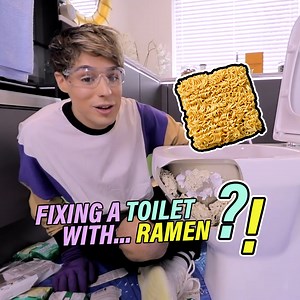 Fixing a toilet with RAMEN? 😲 | Raphael Gomes