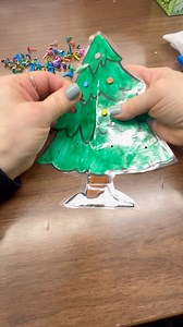 🚨CHRISTMAS FREEBIE ‼️ 🎄 🎄Cut out the Christmas tree, laminate it, and use a hole puncher to make holes for you ornaments to go in. 📌Use paper fasteners to place inside the holes. This is a great way to work on fine motor skills and motor planning skills. 📌See if your student can take out each fastener once they are done. ➡️You can make your own 🎄Christmas tree or you can download it from our FREE Library at TheMagicOTBug.com #pedsot #specialed #homeschoolingideas #teachers #christmasfreebi