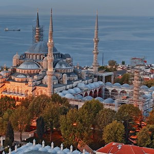 Discover the timeless beauty and architectural elegance of Mimar Sinan. Explore the legacy of this master architect who shaped the skyline of Istanbul with his iconic designs. Check the full video, link in bio! اكتشف الجمال الخالد والأناقة المعمارية في التصميم للمبدع معمار سنان. استكشف إرث هذا المعماري الكبير الذي شكل سماء اسطنبول بتصاميمه الأيقونية. شاهدوا الفيديو الكامل، الرابط في البايو! #KhawlaArtandCulture #MimarSinan #Architecture | Khawla Art & Culture