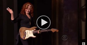 Bonnie Raitt - Sweet Home Chicago