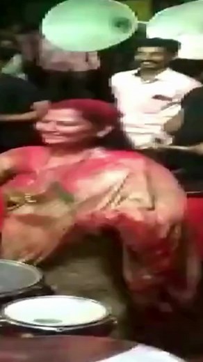 Lata Shinde, Wife of Maharashtra CM Eknath Shinde, beat a drum to welcome him in Thane on 5th July. He was arriving at his home for the first time after becoming the CM of the state and received a warm welcome from his supporters. Courtesy : ANI #EknathShinde #LataShinde | News18