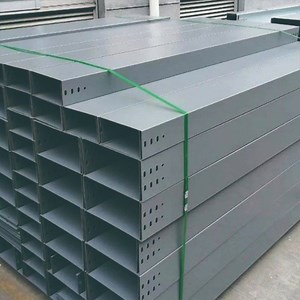 [Hot Item] ช่องเหล็กกล้าคาร์บอนเจาะรูสีดำแบบมีรูพรุนสำหรับโครงสร้างและพุลลิน