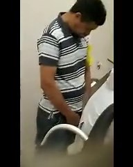 Spy bathroom Brazil 6