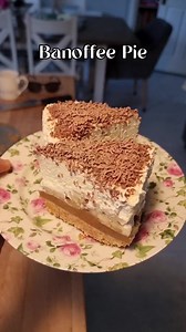 87K views · 1.6K reactions | Banoffee Pie 不 #baking #easybaking #banoffee #banoffeepie #banana #toffee #cream #chocolate #tasty #easyrecipes Ingredients - Base - 300g Digestive biscuits 150g Butter (melted) Filling - 75g Butter 75g Light muscovado sugar 1 tin of Condensed milk (397g) 1 tsp Vanilla extract 3 Just ripe bananas 300ml Double cream 100g Chocolate (grated) or a flake | The Hungry Hooker | Facebook