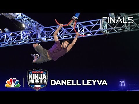 Olympic Gymnast Makes an Unreal Save in Stage 1! - American Ninja Warrior Vegas Finals 2019