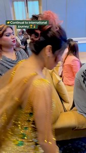 Finally✋ An award🏆🎖️ that reflects dedication & certificate that marks excellence 🎉 Grateful for this international makeup journey.🫰🏻 Thank you everyone for such a wonderful and amazing support #Muchlove #susmasbeautyacademy♥️ @luannacharamba @makeoverbysonista #susmasmakeupstudio #proudmoment #makeupartistlife | Susma's Beauty Academy & Makeup Studio