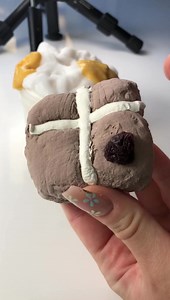 Do you like hot cross buns? 😉 this slime kit is available at mushslime.com 🎁 | Mush