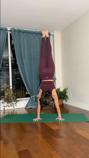 "Straddle press handstand! Hand balance! Constantly!" #straddle #handbalance