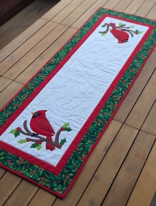 Christmas Cardinal Table Runner Quilt Pattern | Holiday Applique Sewing Instructions (PDF Download) - Etsy