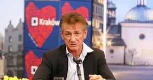 "Je suis tellement amoureux" : officiellement divorcé, Sean Penn fait part de ses regrets