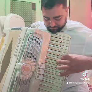 Muzică pentru muzicanți , Muzica e viața mea🙏🏻❤️🎹🎤 | Liviu Pustiu