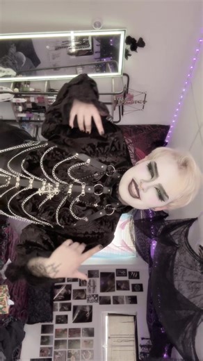 #mlm #gay #lgbtq #goth #gothmen #gothic #gothmakeup #tradgoth #victoriangoth #oujifashion #oujistyle #victoriangothic #vampirecore #02 #gothbf #vampire #tradgoth #traditionalgoth #gothmakeuplook