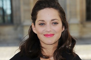 Marion Cotillard s'éclate et chante du Britney Spears  - À la télévision américaine