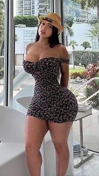 Meet Analy Bazan: The Plus Size Queen Inspiring Self-Love and Bold Fashion Online