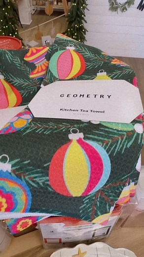 This whole table!! ❤️🎄💗 • • • #grazewithaimee #grazing #grazingboxes #grazingboards #charcuterie #charcuteriebox #charcuterieboard #cheese #cheeselover #cheeseboard #homedecor #boutique #celebrationboutique #shopsmall #shoplocal #vibes #christmqs #christmasdecor | Graze with Aimee