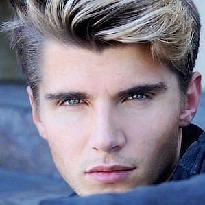 Twan Kuyper Girlfriend 2025: Dating History & Exes - CelebsCouples