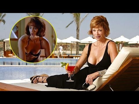 Too Hot to Handle: Lauren Holly in G-String Photos