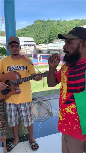 lagu rohani bahasa biak Papua - kawasa dunia 🎶 Sinopsis: Pujian yang menceritakan kehidupan semua manusia terlena akan kemewahan dan kenikmatan yang dunia tawarkan membuat manusia lupa akan Tuhan, sehingga lagu ini mengajak semua umat manusia untuk datang memuji Tuhan karena janji Tuhan akan itu tentang kehidupan yang kekal di surga. semoga terhibur 😇 Happy Sunday🖤 | Timur Matahari