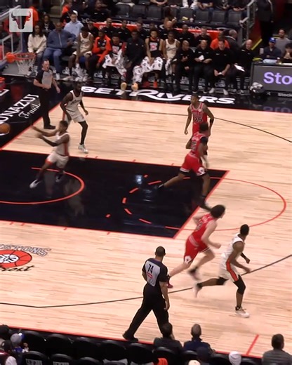 77K views · 911 reactions | JULIAN PHILLIPS ON HIS HEAD. | Chicago Bulls | Facebook