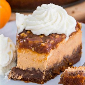 Pecan Pie Pumpkin Cheesecake https://sweetandsavorymeals.com/pecan-pie-pumpkin-cheesecake/ * | Sweet and Savory Meals