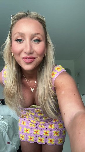 Sry for basically flashing everyone were all girls here tho its fine #hamptons #summer #ootd