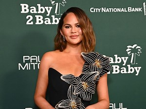 Chrissy Teigen icing her 'hooha' after awkward zipline moment