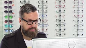 Mature Optometrist Working On Computer His : vidéo de stock (100 % libre de droit) 1010067473 | Shutterstock