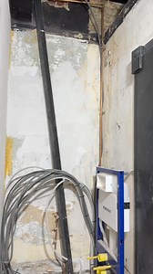 12K views · 78 reactions | Installation d’un tableau électrique en attente ! ⚡️le but ici était de dénuder et ranger un max de gaine pour pouvoir laisser de la place ! Le tableau ce trouve au dessus d’un wc suspendu car il y aura un habillage type armoire qui séparera les deux partie et fermera l’ensemble ! #electrician #electricity #renovation #construction #BTP #chantier #electricien #electricianlife | L’électricien | Facebook