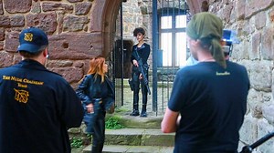 Ausraster am Set: HNA besucht Drehtag von "The Nude Chainsaw"