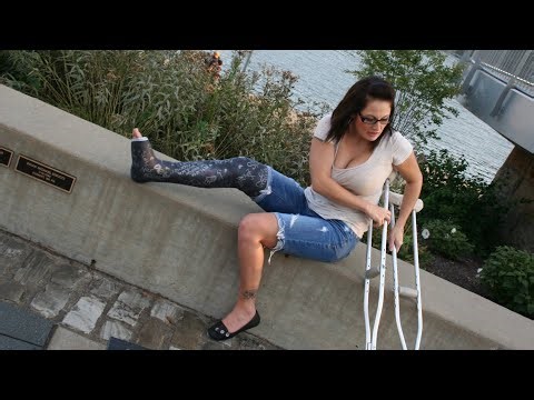 Lola Lynn Broken Leg Black Full Long Leg Cast