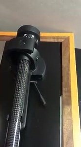 LINN LP12のサスペンションの調整中。 まずは調整前。 縦横にふらふら揺れています。 これはダメバージョン このあと調整後を載せます。 #LINNLP12 | SOUNDCREATE Legato