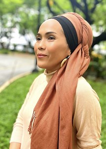 A Solid Pashmina twist 🤎 The perfect fall look! Get our solid pashmina on sale until 10/14/24 at 10AM EST! https://wrapunzel.com/store/solid-pashmina/ #Wrapunzel #Pashminas #FalScarves | Wrapunzel