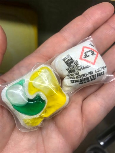 4.6K views | “Just one tablet does it all?” 識 No dishwasher needed — this tiny hack melts grease, polishes mirrors, and makes tiles shine. The trick with crushed tablets is going viral. See all the genius uses in the comments below  | Amazing Stories | Facebook