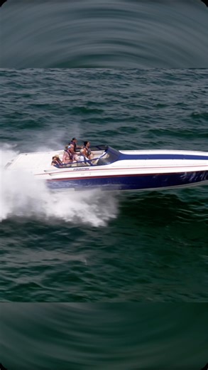 Team Kiss The Paper - 42’ Fountain w/ 2x Mercury Racing 500 - taking a classic for a nice ride on the 2023 Orange Beach Powerboat Week Poker Run #orangebeachpowerboatweek - see full episodes on FPC’s YouTube channel - search Florida Powerboat Club! @flpowerboat @mercuryracing | Florida Powerboat Club