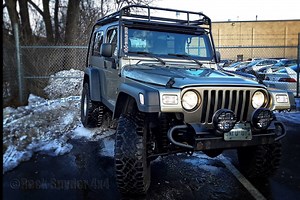 The GOBI Ranger Rack is designed with the Off Road look that will make your vehicle the envy of any trail. The Gobi TJU rack flows true to the lines of the vehicle. The tough appearance goes hand in hand with its ability to stand strong with 800 lbs. static load capacity for roof top tents and their occupants and 300 lbs. driving load capacity for safe off and on road handling. The 1" over 1 1/4" heavy gauge tubing surrounds 16.26 sq.ft. (1.51m2) of accessible and traversable cargo space by the 