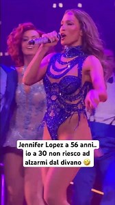 Jennifer Lopez a 56 anni.. io a 30 non riesco ad alzarmi dal divano 🤣 #jenniferlopez