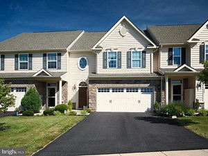 1047 Arbour Ln, Quakertown, PA 18951 - MLS PABU2075952 - Coldwell Banker