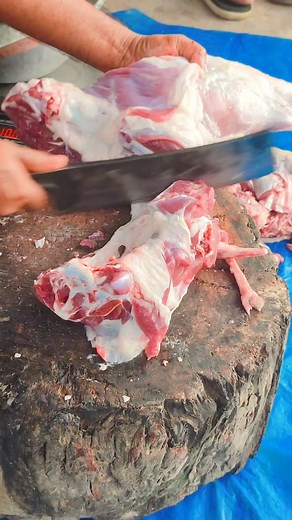 Number One Fleshy Mutton Cutting Style. #muttoncutting #bd_meat #muttonmarket #meatshop #goatmeatcutting #freshmeat #meatcutting #goatmeat | Social Outlet