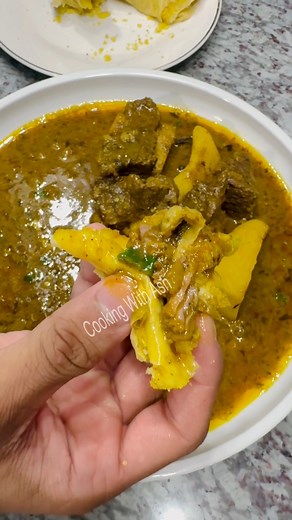 Hot off the press Beef curry with Dhal Puri y’all na drool too much 🤣🤣#beefcurry #guyaneserecipes #guyanesecooks #guyanesechefs #dhalpuri #dhalpurirecipe #beefcurryrecipe #beefrecipes #fijirecipes #indianrecepies #caribbeanrecipes #westindianrecipes #guyanesefoodie #fyp #contentcreator #viralreels #lunchideas #mairitiusisland #mauritiusdhalpuri #villagecooking | Cooking with Ash