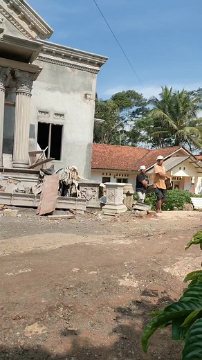 Concrete cornice #lisplang | Worker 99