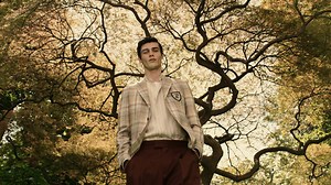 Textures and hues mingling gently. Rust pleated natural stretch-wool trousers and Ivory checked silk jacket. Discover the #SS19 Collection: https://bit.ly/2ri5s5i #PZPortraits #PalZileri | Pal Zileri