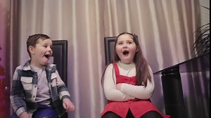 Homezie Sensory Swing for Kids Indoor + Outdoor, Sensory Therapy Indoor Swing for Kids with Autism, ADHD and Special Needs, Swing Set Having 360° Swivel Hanger, 4 Bolts, Carabiner Hook and Daisy Chain